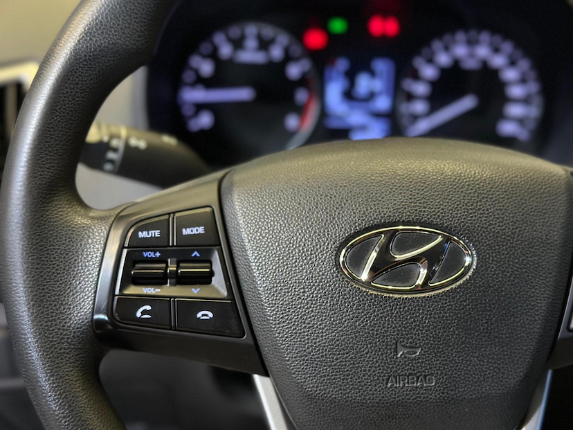 Foto do veículo HYUNDAI CRETA  ATTITUDE 1.6 16V FLEX MEC 2018 82.825 KM 78.900,00