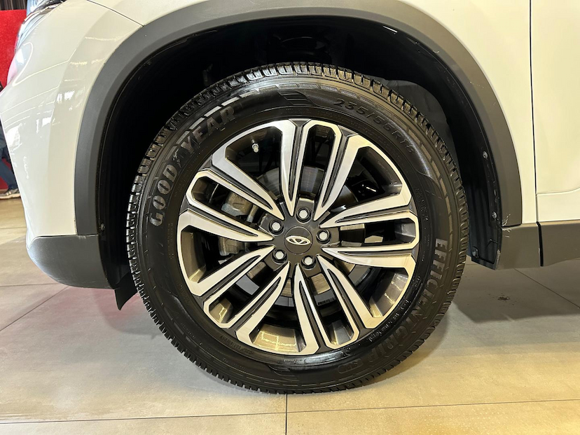 Foto do veículo CAOA CHERY TIGGO 8  1.6 TGDI 2022 63.497 KM 135.900,00