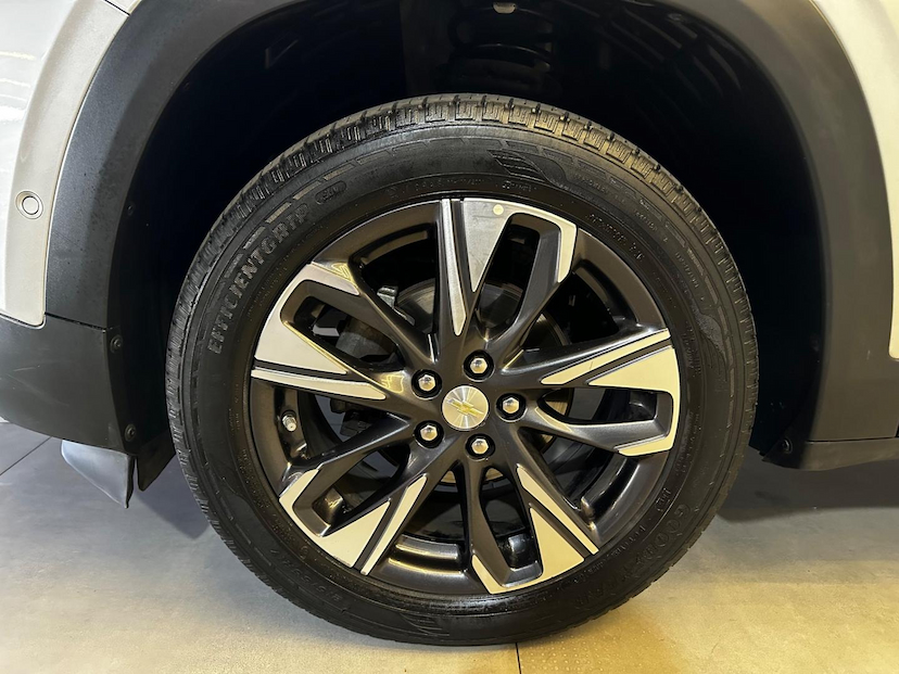 Foto do veículo CHEVROLET TRACKER  12T A PR 2021 55.365 KM 105.900,00