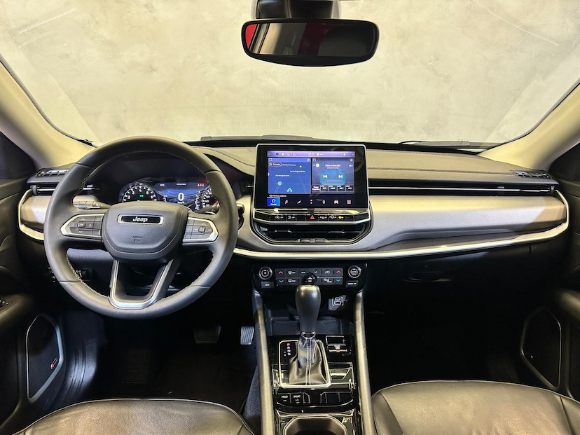 Foto do veículo JEEP COMPASS  LONG. T270 1.3 TB 4X2 FLEX AUT. 2023 34.631 KM 140.900,00