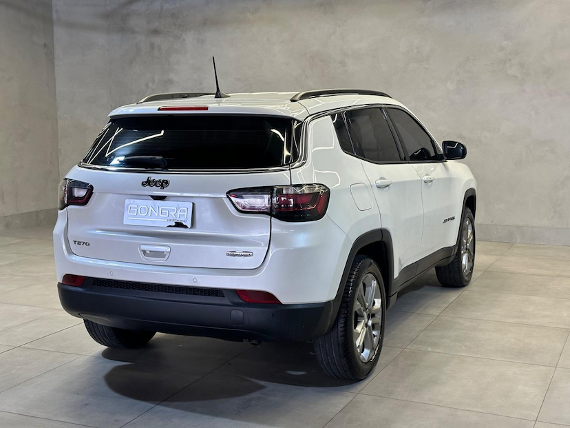 Foto do veículo JEEP COMPASS  LONG. T270 1.3 TB 4X2 FLEX AUT. 2023 34.631 KM 140.900,00