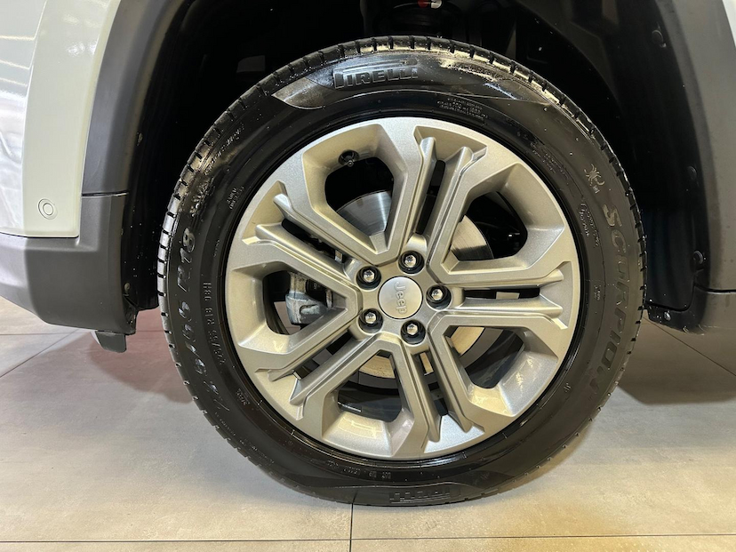 Foto do veículo JEEP COMPASS  LONG. T270 1.3 TB 4X2 FLEX AUT. 2023 34.631 KM 140.900,00