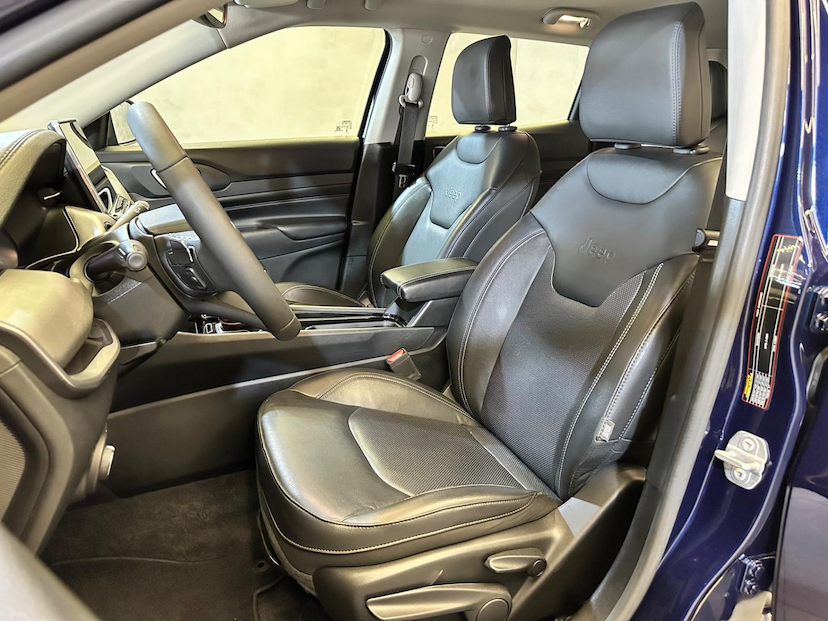 Foto do veículo JEEP COMPASS  LONG. T270 1.3 TB 4X2 FLEX AUT. 2023 49.250 KM 134.900,00