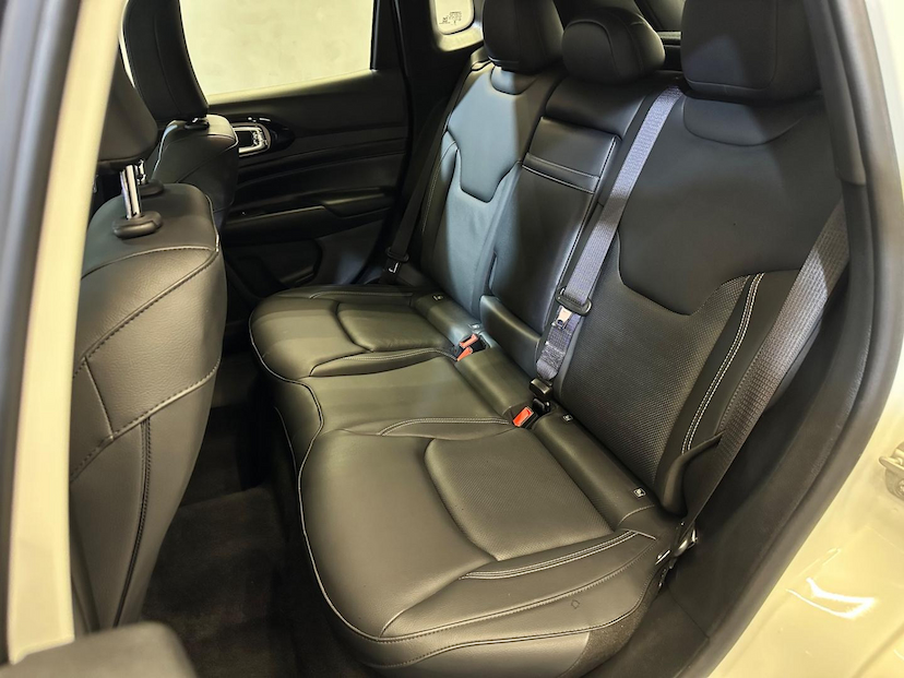 Foto do veículo JEEP COMPASS  SERIE S T270 TURBO FLEX AUT. 2024 17.400 KM 184.900,00