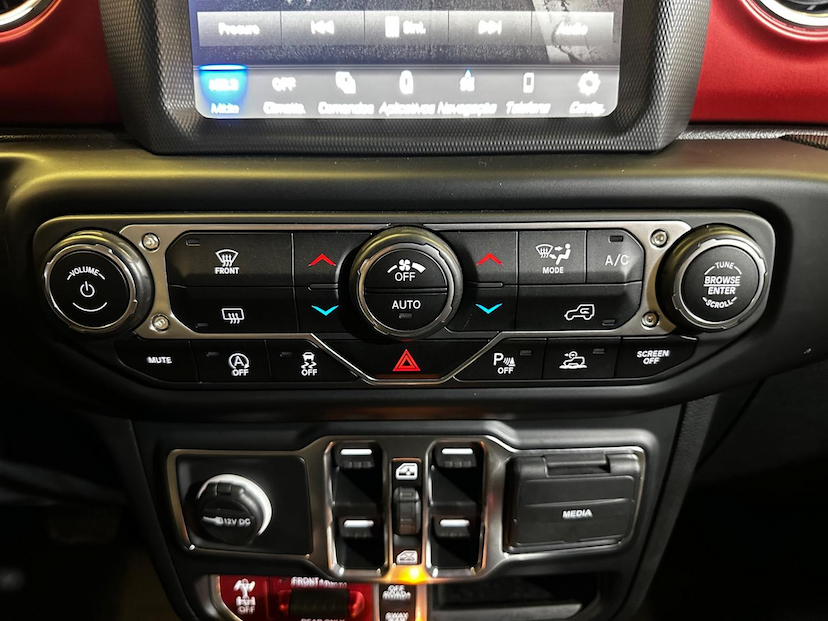 Foto do veículo JEEP GLADIATOR  RUBICON 2023 13.350 KM 349.900,00