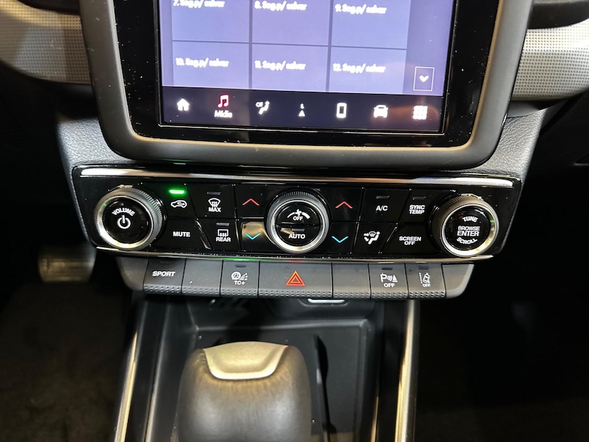 Foto do veículo FIAT TORO  1.3 TURBO 270 FLEX VOLCANO AT6 2025 135 KM 159.900,00