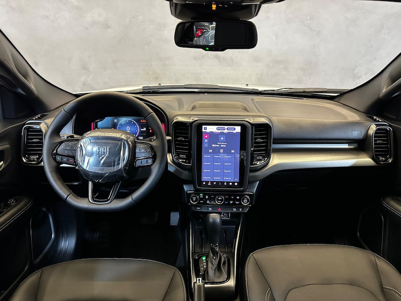 Foto do veículo FIAT TORO  1.3 TURBO 270 FLEX VOLCANO AT6 2025 135 KM 159.900,00