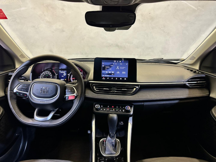 Foto do veículo FIAT FASTBACK  AUDACE TURBO 200 FLEX AT 4P 2024 14.683 KM 116.900,00