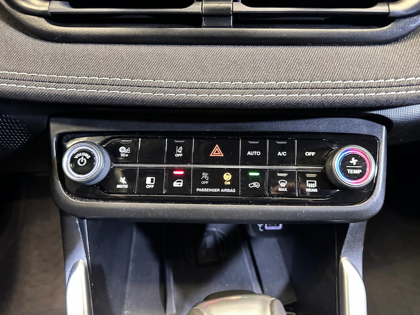 Foto do veículo FIAT FASTBACK  AUDACE TURBO 200 FLEX AT 4P 2024 14.683 KM 116.900,00