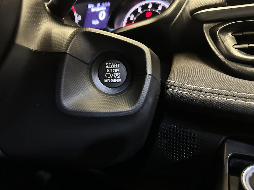 Foto do veículo FIAT FASTBACK  AUDACE TURBO 200 FLEX AT 4P 2024 14.683 KM 116.900,00