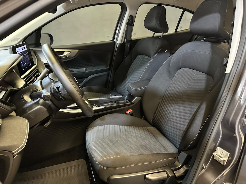 Foto do veículo FIAT FASTBACK  AUDACE TURBO 200 FLEX AT 4P 2024 14.683 KM 116.900,00