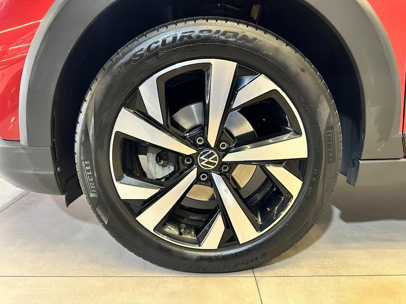 Foto do veículo VOLKSWAGEN NIVUS  HIGHLINE 1.0 200 TSI FLEX AUT. 2022 53.540 KM 114.900,00