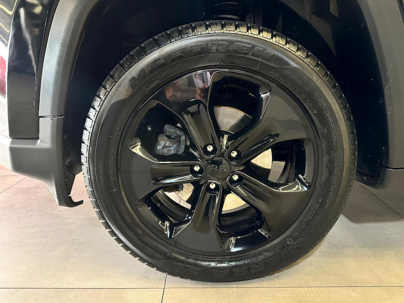Foto do veículo JEEP COMPASS  2.0 16V FLEX NIGHT EAGLE 4X2 2018 108.000 KM 91.900,00
