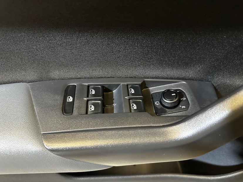 Foto do veículo VOLKSWAGEN NIVUS  1.0 200 TSI HIGHLINE 2024 10.493 KM 124.900,00