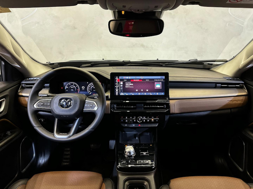 Foto do veículo RAM RAMPAGE  LARAMIE 2.0 TURBODIESEL 2024 13.506 KM 214.900,00