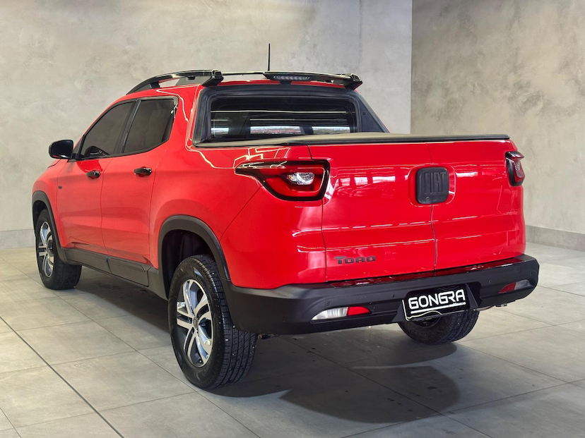Foto do veículo FIAT TORO  VOLCANO AT D4 2017 106.532 KM 99.900,00