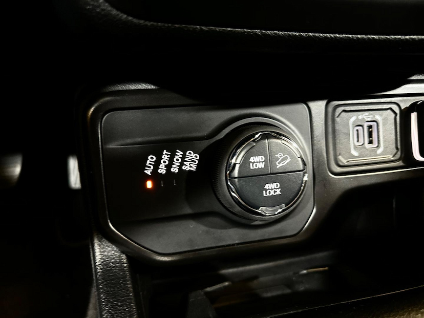 Foto do veículo JEEP RENEGADE  S T270 FLEX 4X4 2022 28.990 KM 126.900,00