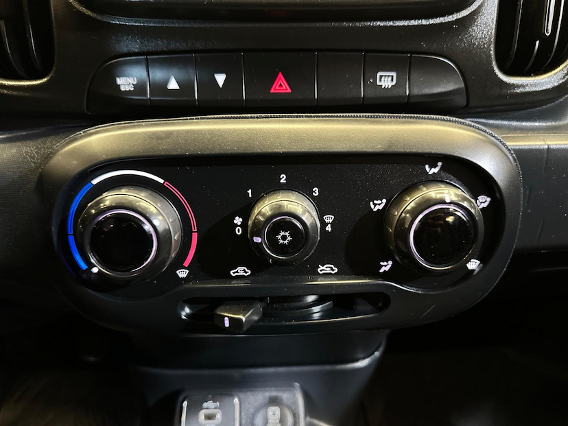 Foto do veículo FIAT MOBI  TREKKING 1.0 MT 2022 33.131 KM 60.900,00