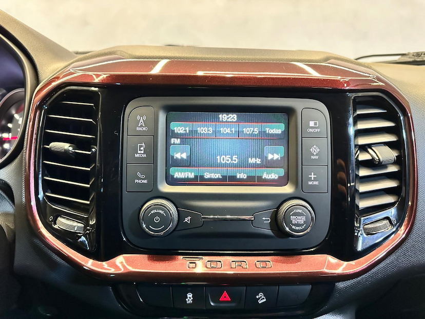Foto do veículo FIAT TORO  FREEDOM AT9 2019 43.700 KM 105.900,00