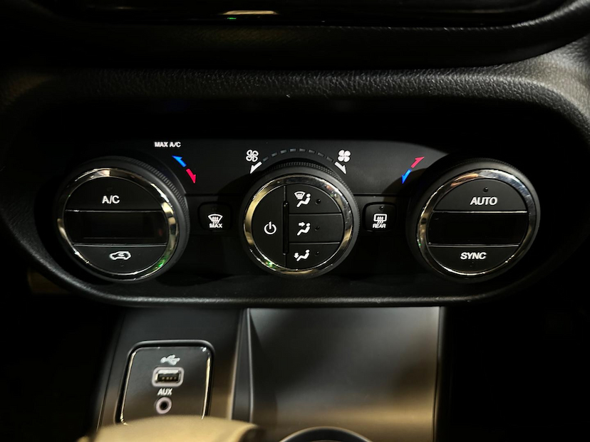 Foto do veículo FIAT TORO  FREEDOM AT9 2019 43.700 KM 105.900,00