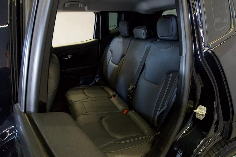 Foto do veículo JEEP RENEGADE  LONGITUDE T270 1.3 TB 4X2 FLEX AUT 2024 21.493 KM 114.900,00