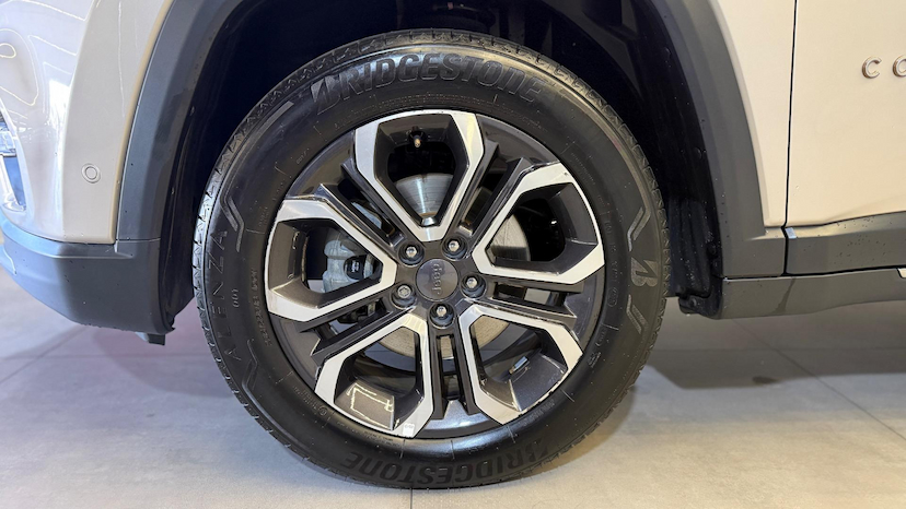Foto do veículo JEEP COMMANDER  LIMITED T270 1.3 TB FLEX AUT 2024 18.539 KM 182.900,00
