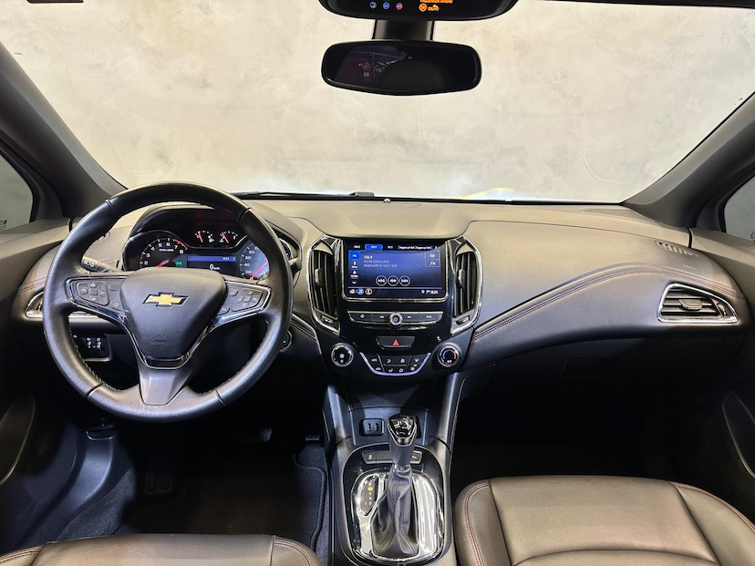 Foto do veículo CHEVROLET CRUZE  RS HB 2023 13.000 KM 132.900,00