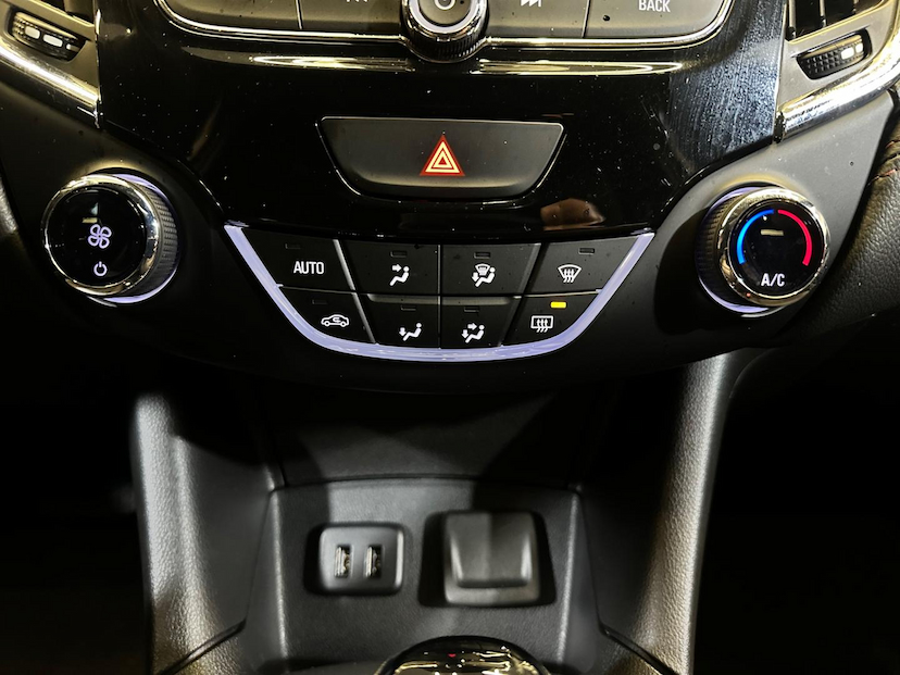 Foto do veículo CHEVROLET CRUZE  RS HB 2023 13.000 KM 132.900,00