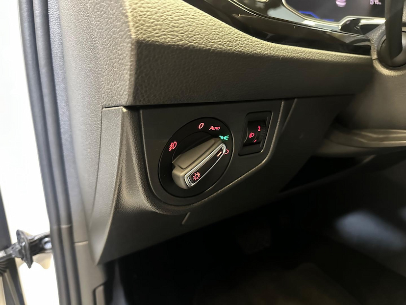 Foto do veículo VOLKSWAGEN NIVUS  HIGHLINE 1.0 200 TSI FLEX AUT. 2023 33.829 KM 119.900,00