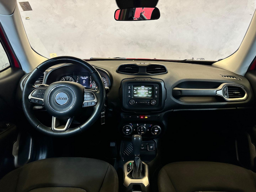 Foto do veículo JEEP RENEGADE  LGT T AT 2017 72.254 KM 74.900,00