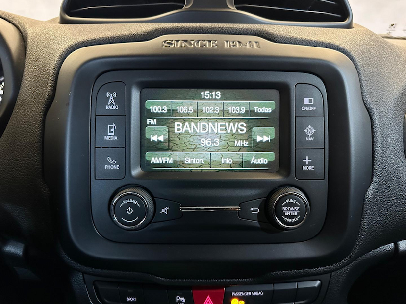 Foto do veículo JEEP RENEGADE  LGT T AT 2017 72.254 KM 74.900,00