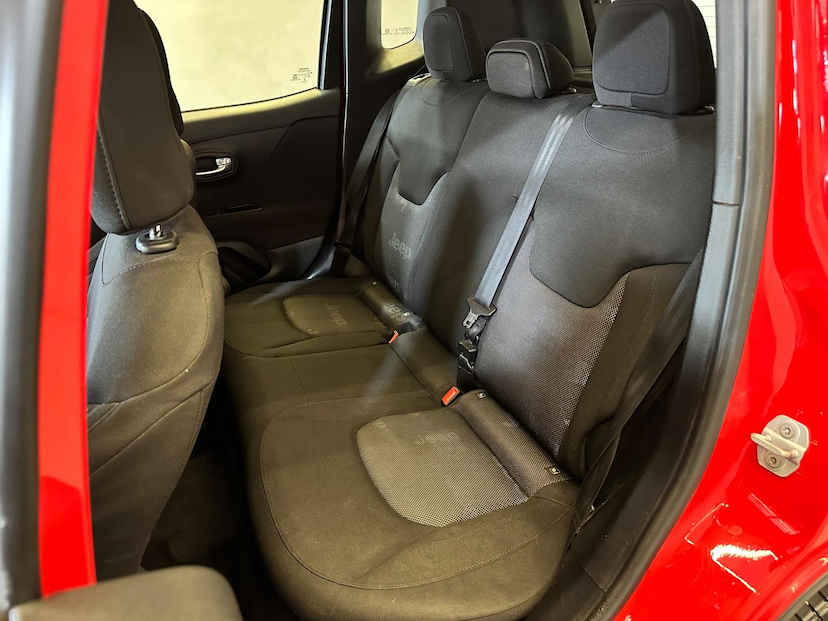 Foto do veículo JEEP RENEGADE  LGT T AT 2017 72.254 KM 74.900,00