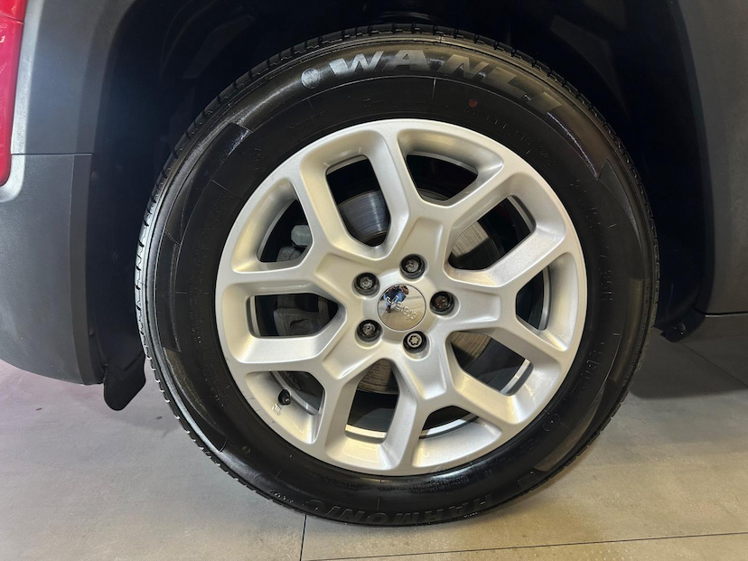 Foto do veículo JEEP RENEGADE  LGT T AT 2017 72.254 KM 74.900,00
