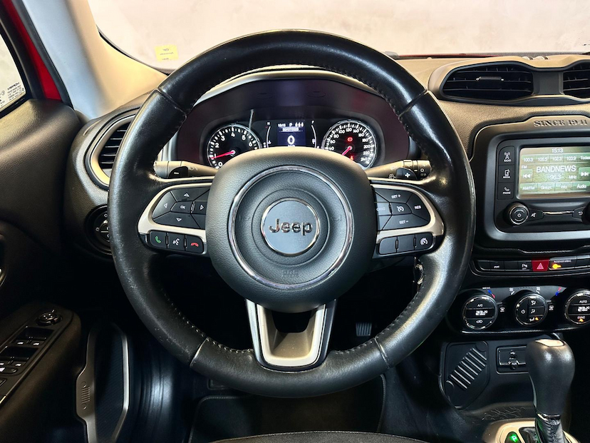 Foto do veículo JEEP RENEGADE  LGT T AT 2017 72.254 KM 74.900,00