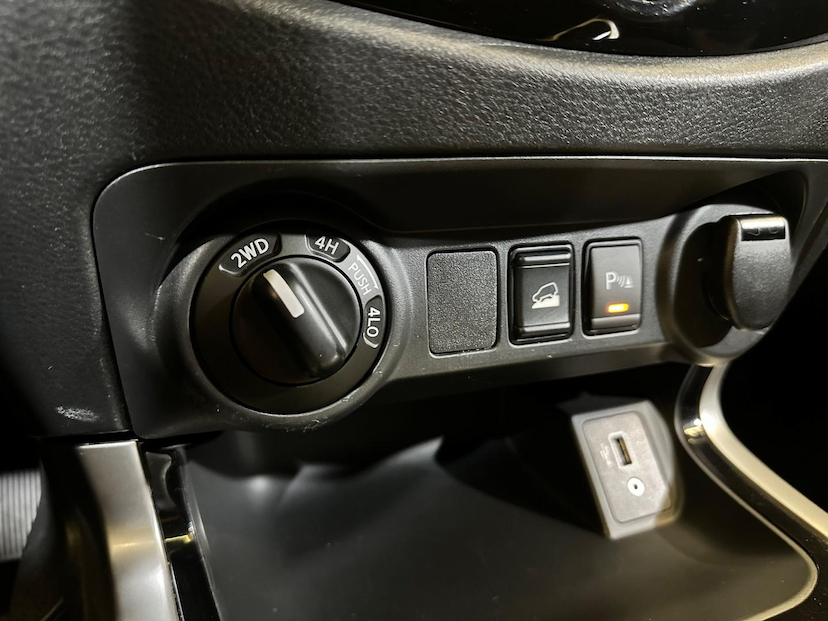 Foto do veículo NISSAN FRONTIER  LE CD 4X4 2.3 BI-TB DIESEL AUT 2020 38.045 KM 164.900,00