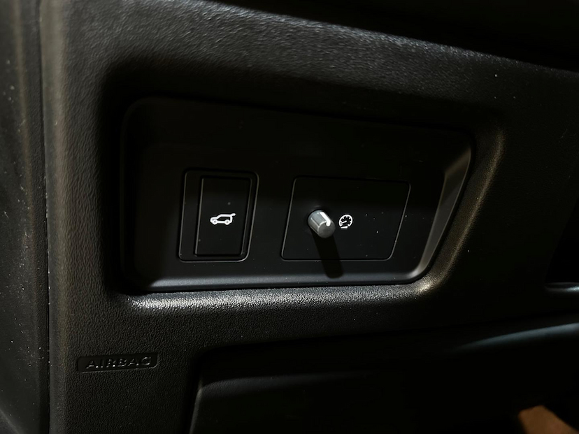 Foto do veículo LAND ROVER DISCOVERY  SPORT 2.0 D180 TURBO DIESEL R-DYNAMIC SE AUT 2019 48.552 KM 145.900,00