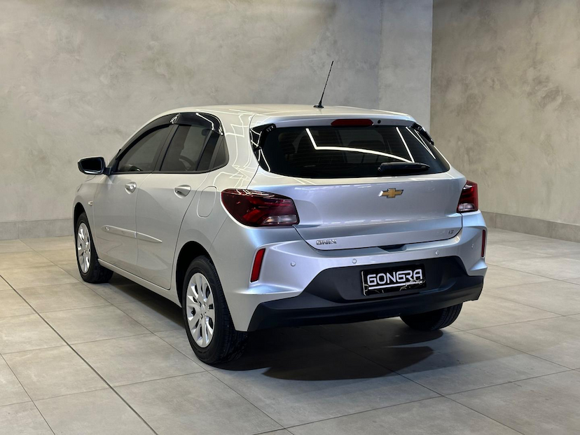 Foto do veículo CHEVROLET ONIX  1.0MT LT1 2022 40.698 KM 69.900,00