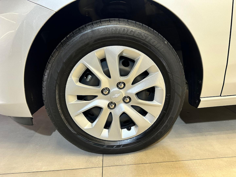 Foto do veículo CHEVROLET ONIX  1.0MT LT1 2022 40.698 KM 69.900,00