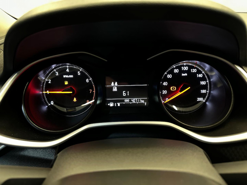 Foto do veículo CHEVROLET ONIX  1.0MT LT1 2022 40.698 KM 69.900,00