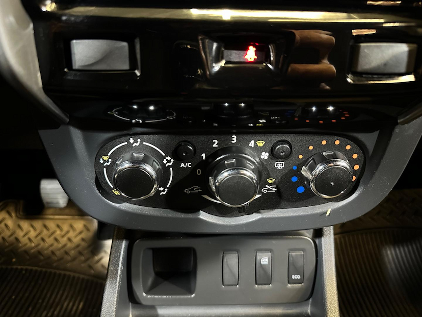 Foto do veículo RENAULT OROCH  16 4X2 2019 117.200 KM 72.900,00