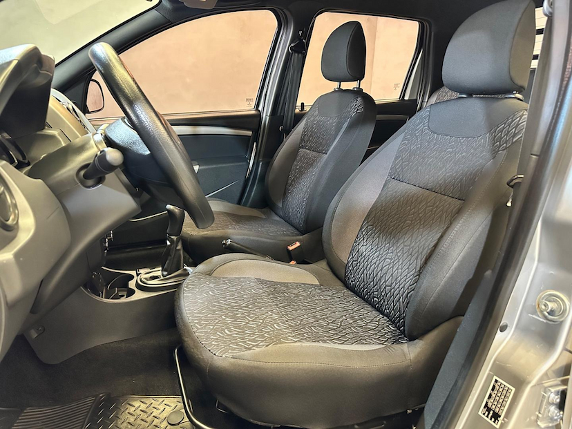 Foto do veículo RENAULT OROCH  16 4X2 2019 117.200 KM 72.900,00