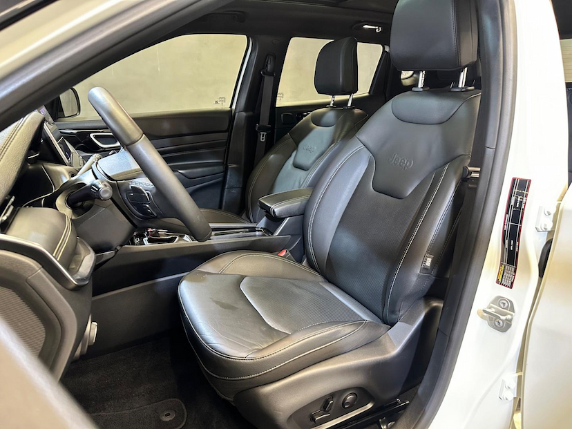 Foto do veículo JEEP COMPASS  S T270 1.3 TB 4X2 FLEX AUT. 2024 81.000 KM 155.900,00