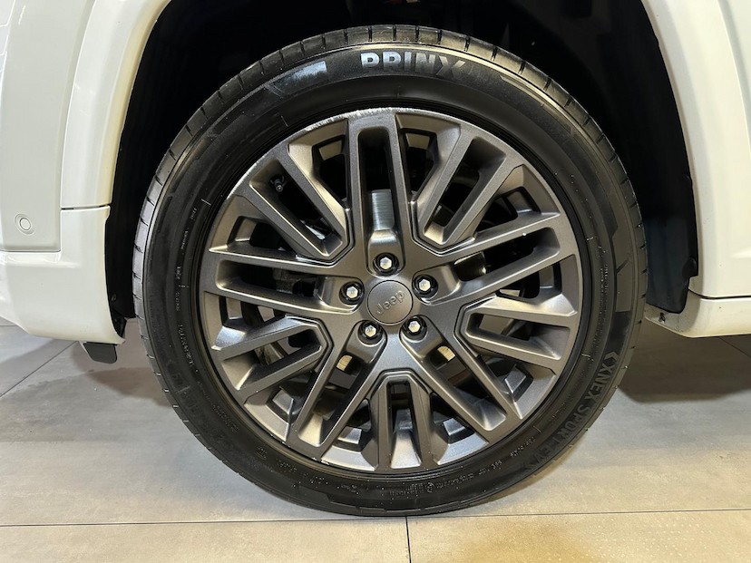 Foto do veículo JEEP COMPASS  S T270 1.3 TB 4X2 FLEX AUT. 2024 81.000 KM 155.900,00