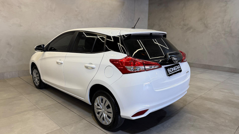 Foto do veículo TOYOTA YARIS  HA XL15 2023 48.713 KM 89.900,00
