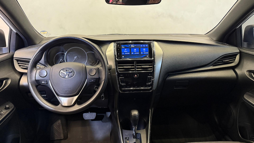 Foto do veículo TOYOTA YARIS  HA XL15 2023 48.713 KM 89.900,00