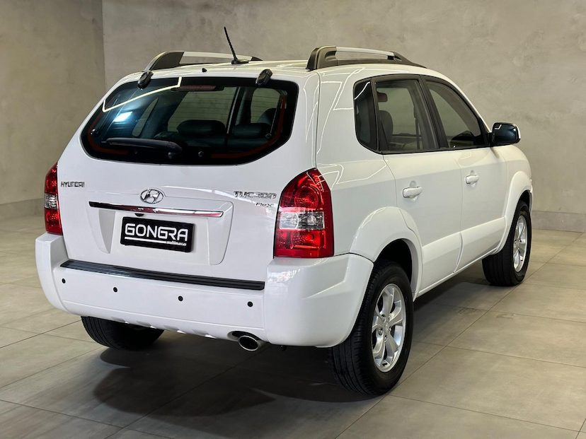 Foto do veículo HYUNDAI TUCSON  GLSB 2.0 2016 109.505 KM 64.900,00