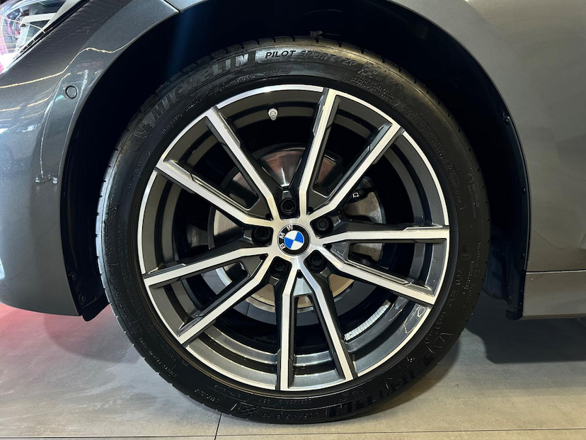 Foto do veículo BMW 320I  2.0 16V TURBO ACTIVE FLEX 4P AUTOMATICO 2020 59.500 KM 179.900,00