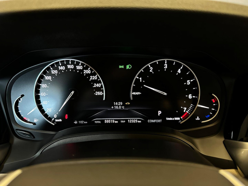 Foto do veículo BMW 320I  2.0 16V TURBO ACTIVE FLEX 4P AUTOMATICO 2020 59.500 KM 179.900,00