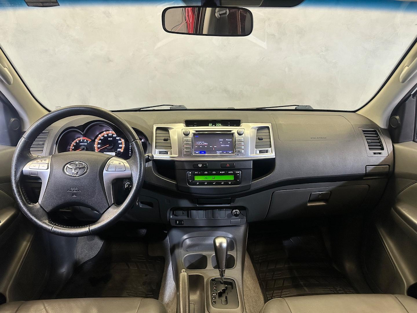 Foto do veículo TOYOTA HILUX  2.7 VVT-I FLEX CD SRV 4X2 AUTOMÁTICO 2015 138.272 KM 116.900,00