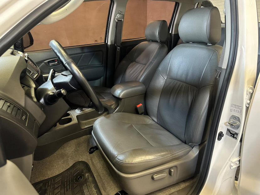 Foto do veículo TOYOTA HILUX  2.7 VVT-I FLEX CD SRV 4X2 AUTOMÁTICO 2015 138.272 KM 116.900,00